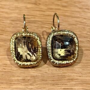 Gold tone and green/brown square drop earrings